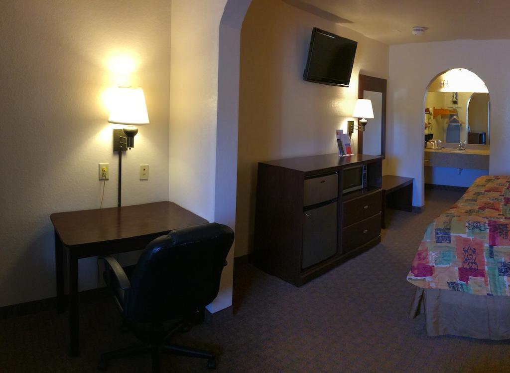 Super 8 By Wyndham Idabel Motel Quarto foto