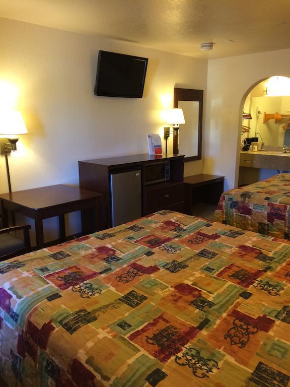 Super 8 By Wyndham Idabel Motel Quarto foto